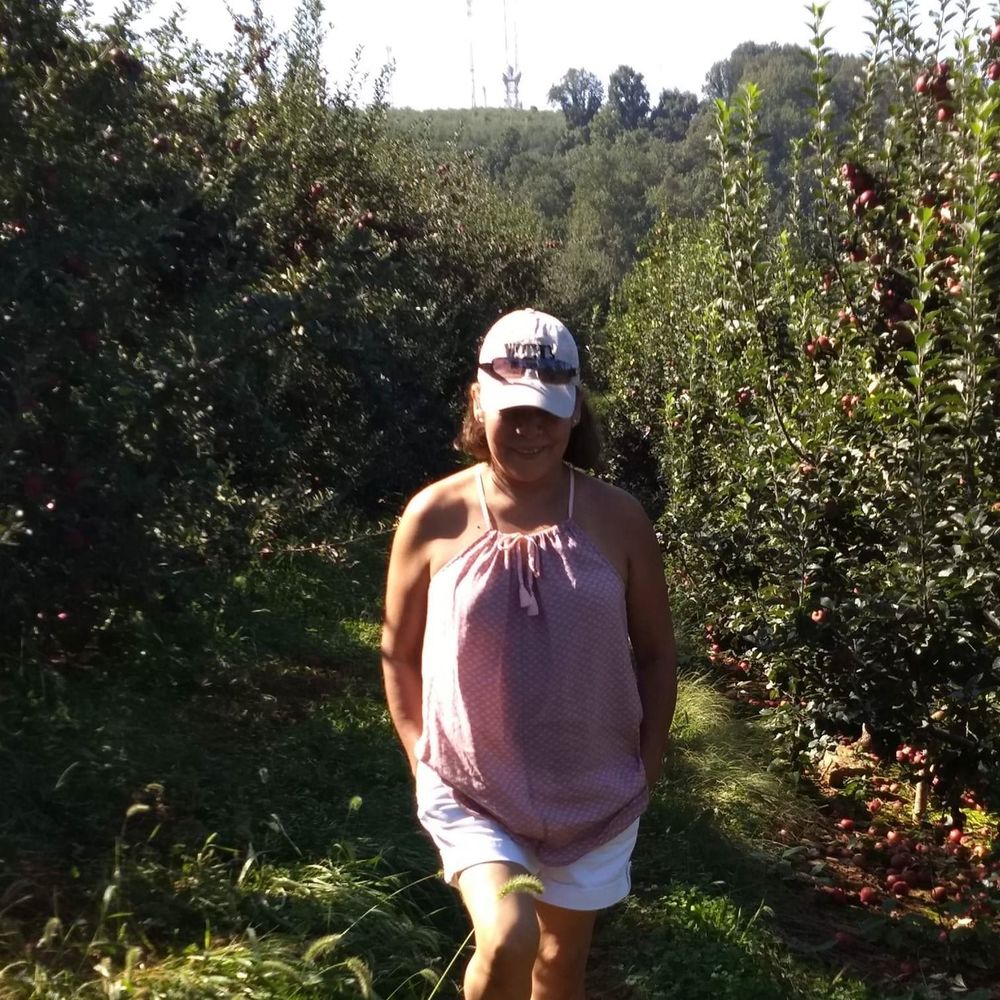 Meet your Posher, Adela